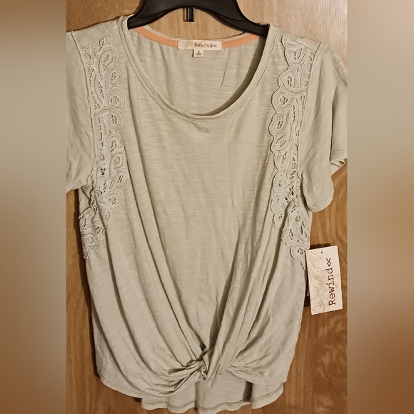 Rewind Tops - 💚NWT WOMEN'S SHIRT💚